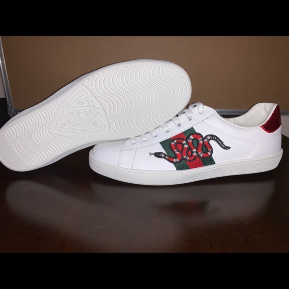 Men’s Gucci ace embroidered sneakers - Picture 2 of 5